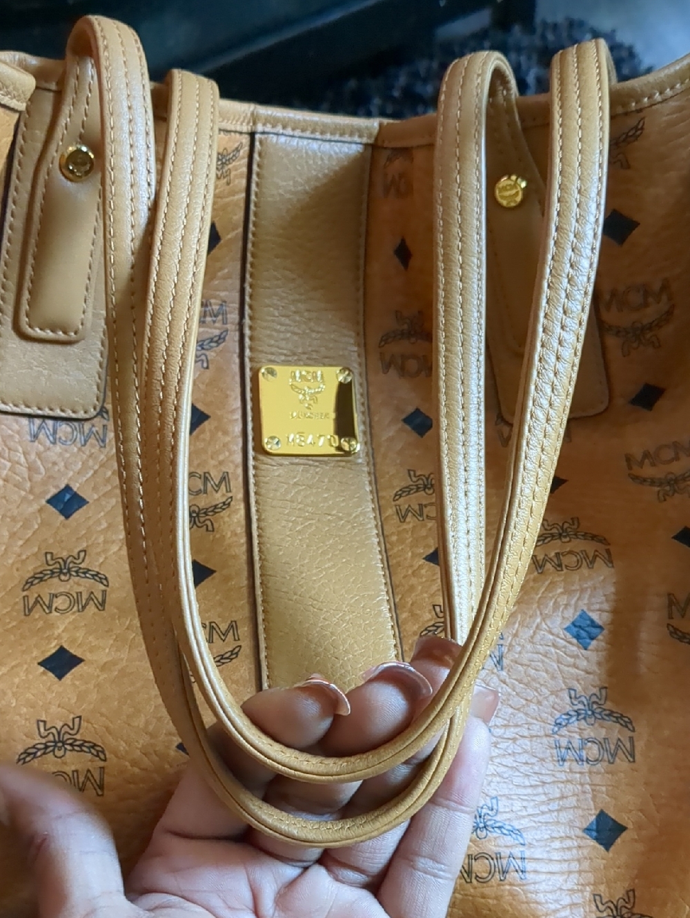 🧡MCM Cognac Monogram Tote with Gold Hardware. AUTHENTIC 🧡🧡 - Picture 14 of 16